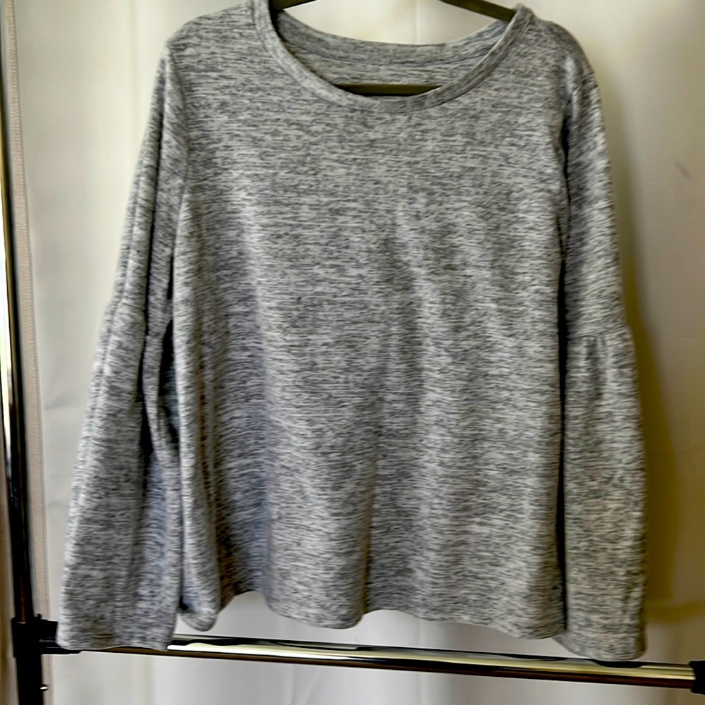 A New Approach Gray Puffy Sleeve XL